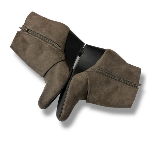 DressBarn Women's Ankle Boots in Taupe Faux Suede Nicole Style - Picture 5 of 8